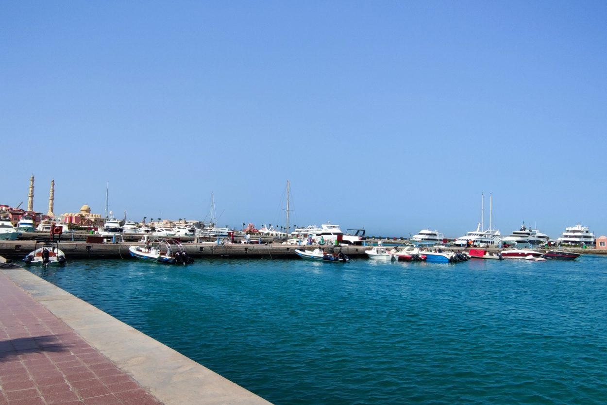 viziteaza hurghada marina