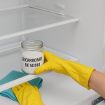 Cum să elimini mirosurile neplăcute din frigider