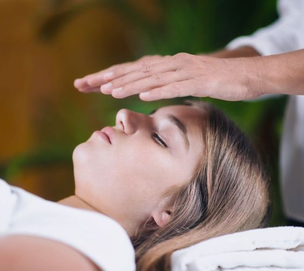 beneficii terapia reiki